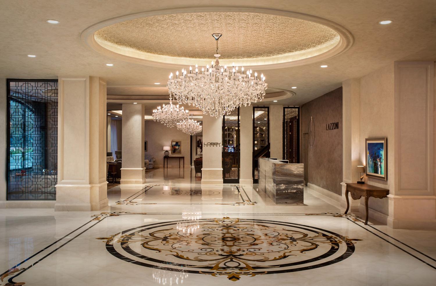 ラッゾーニ ホテル 写真