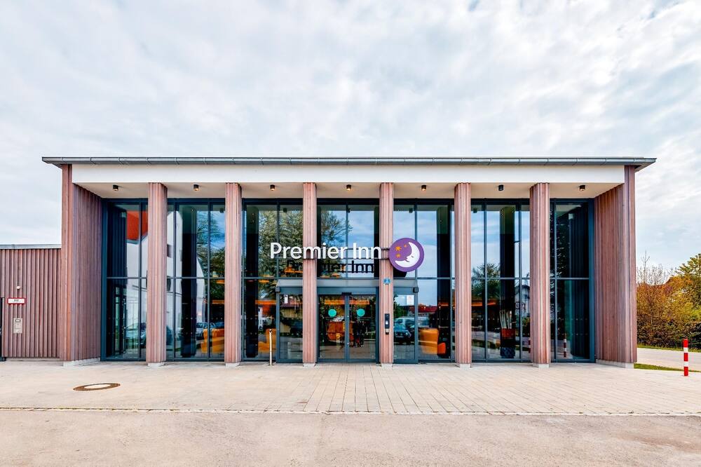 プレミア イン ミュンヘン エアポート ズュード 写真