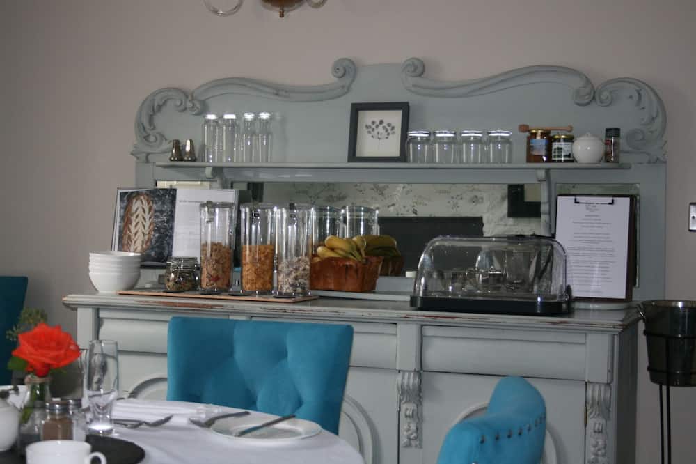 ザ ニュー ホワイト ライオン 写真