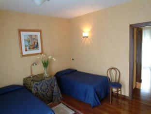 ホテル ギローニ 写真