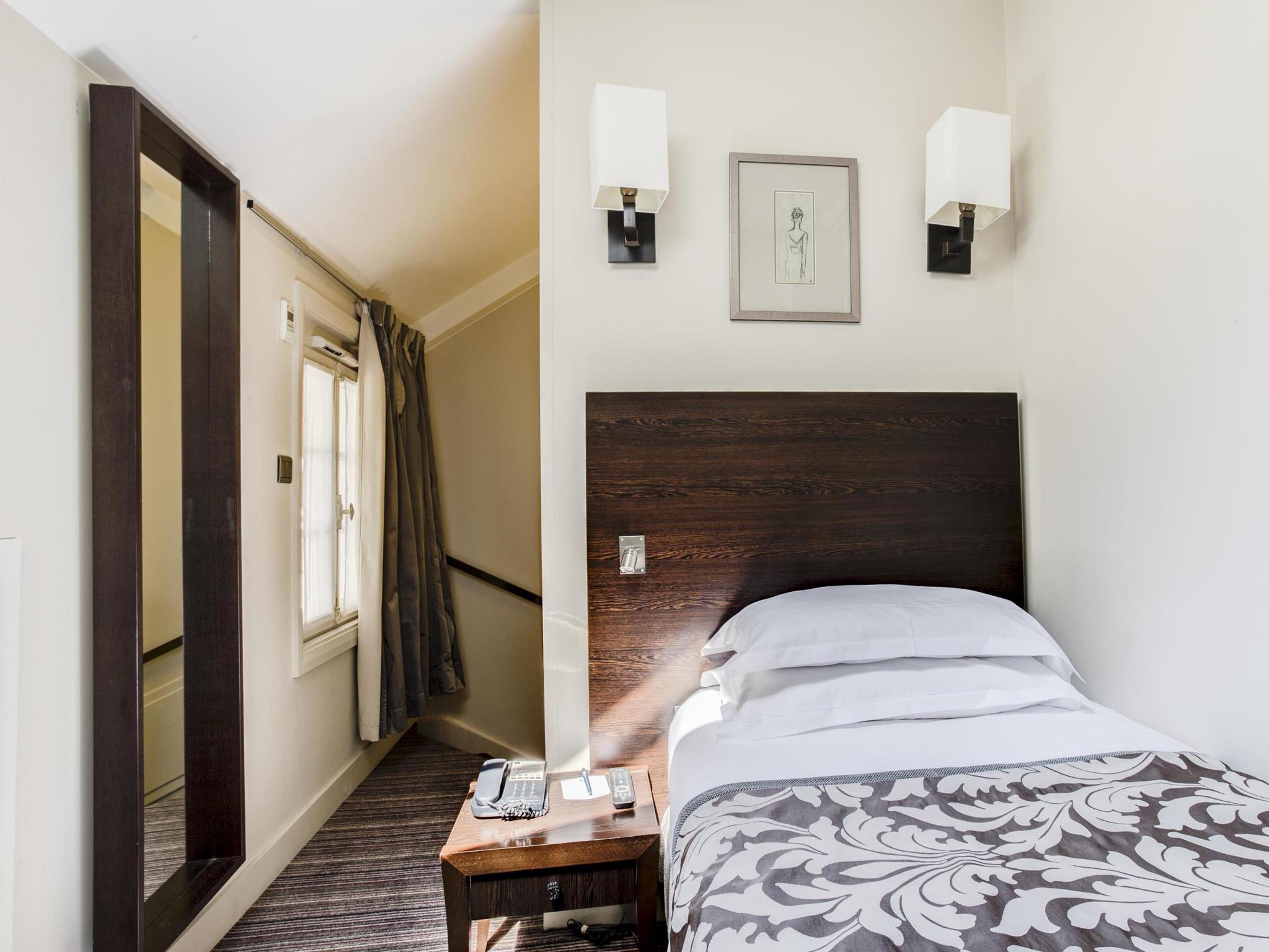 ホテル パリ ルーヴル オペラ 写真