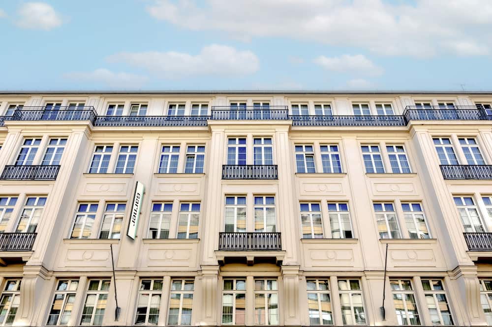 ガーナー ベルリン チェックポイント チャーリー バイ IHG 写真