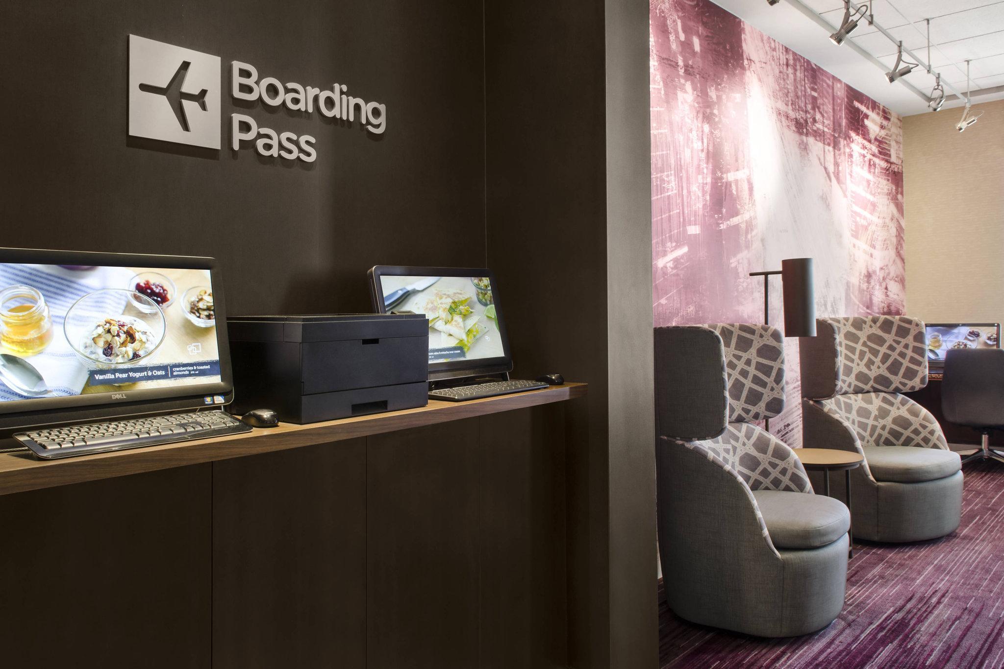 Courtyard by Marriott Newark Elizabeth 写真