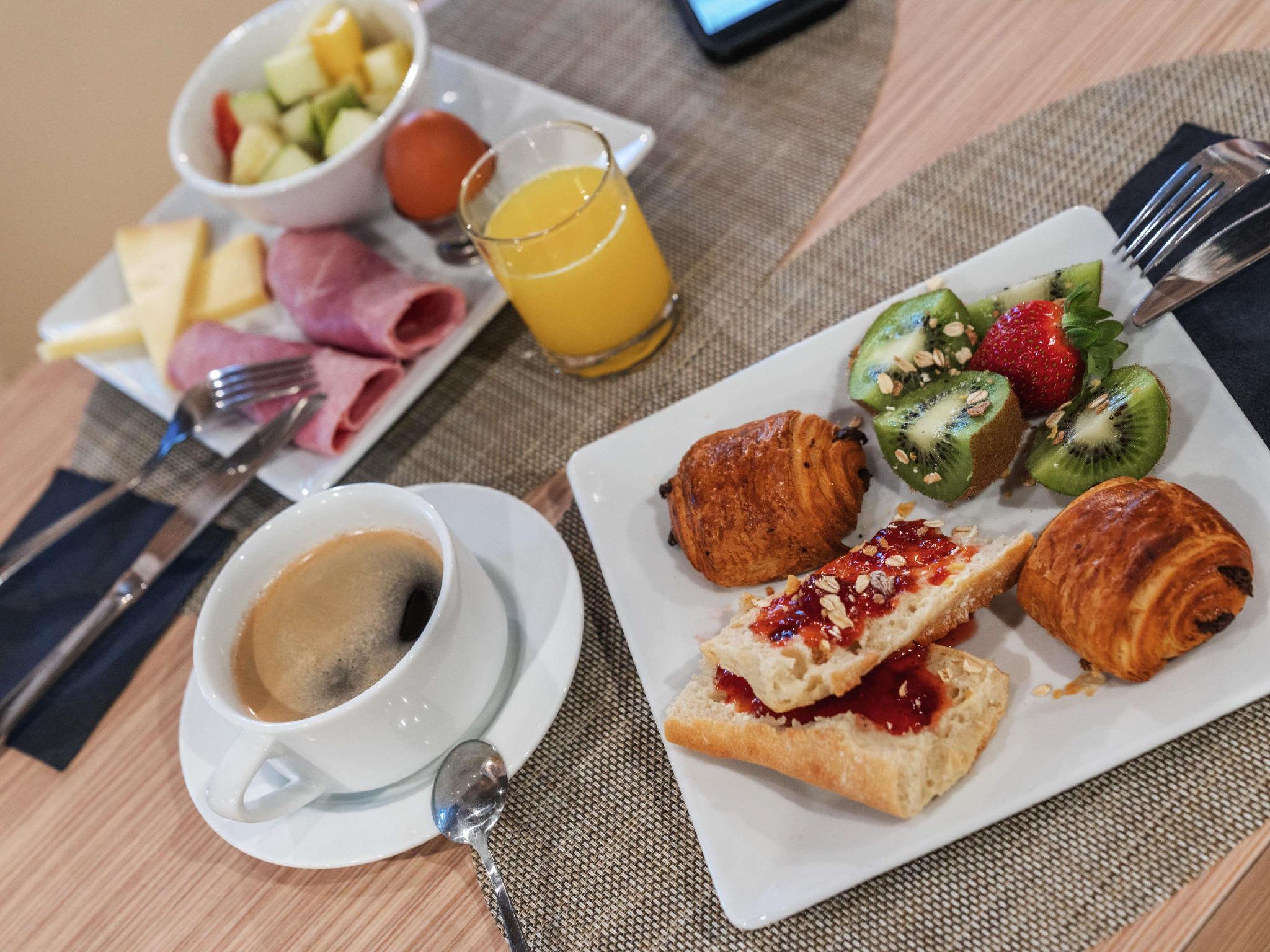 イビス スタイルズ クラマール ガール グラン パリ 写真