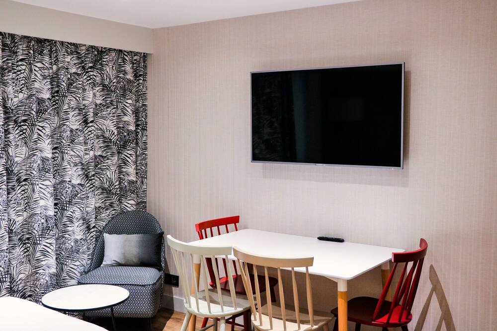 カデット レジデンス 写真