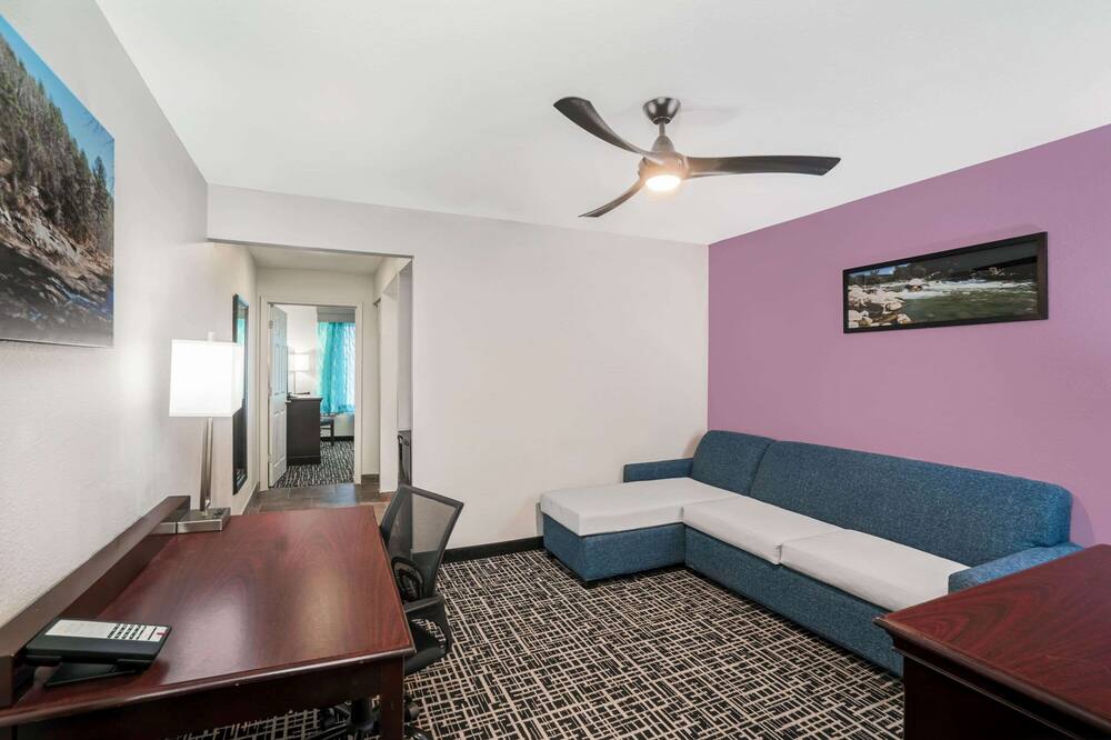 ラ キンタ イン & スイーツ バイ ウィンダム クックヴィル 写真