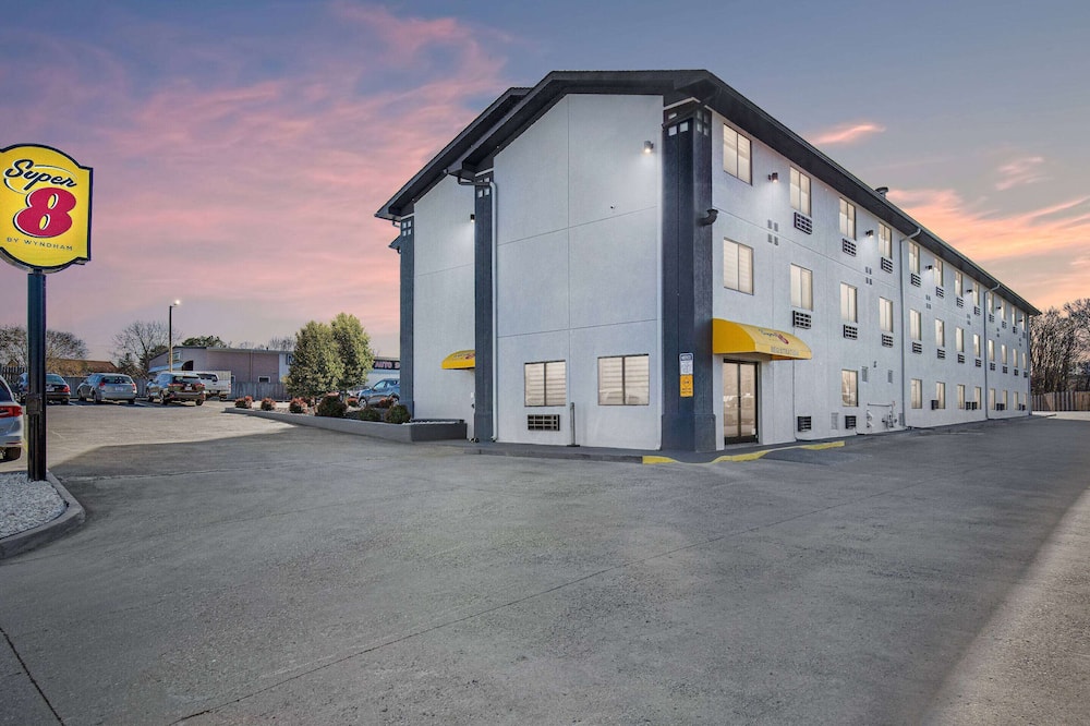 スーパー 8 バイ ウィンダム ジョンソン シティ 写真