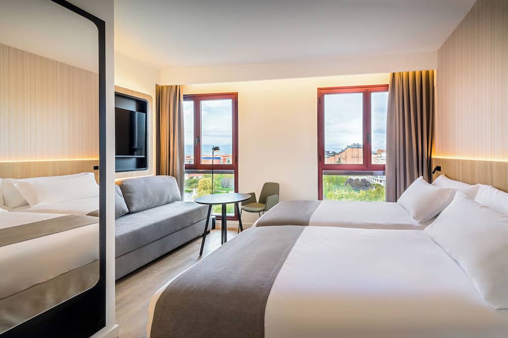 オクシデンタル パンプローナ 写真