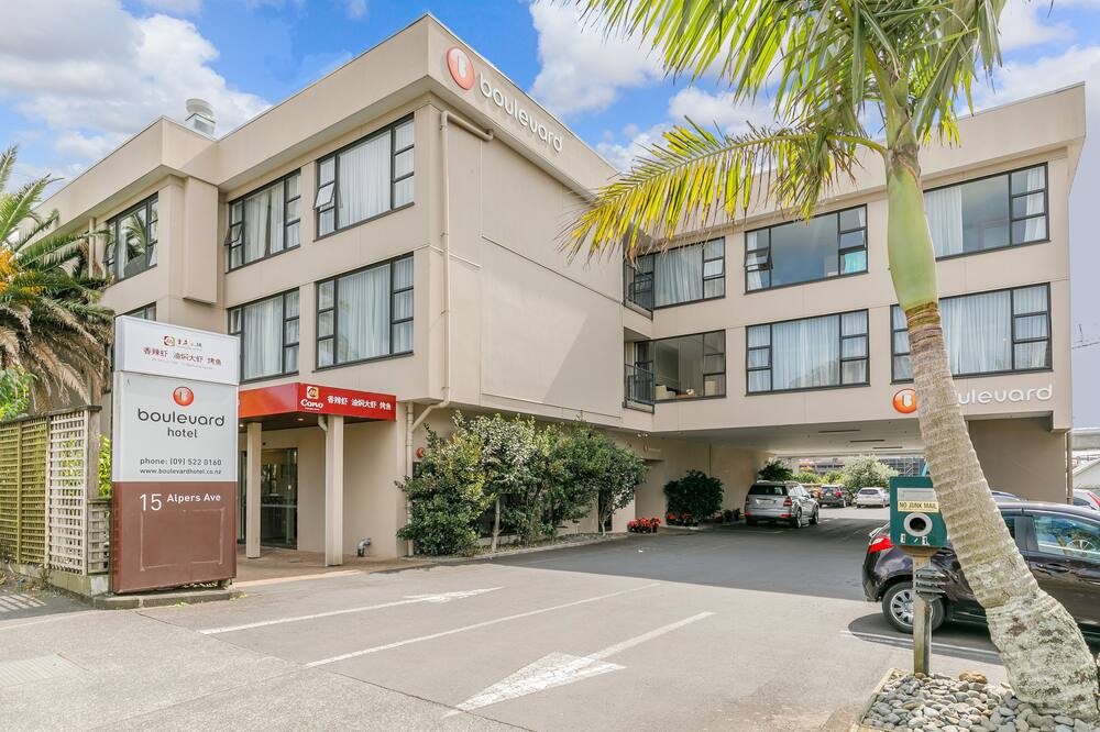 ブルバード ホテル 写真