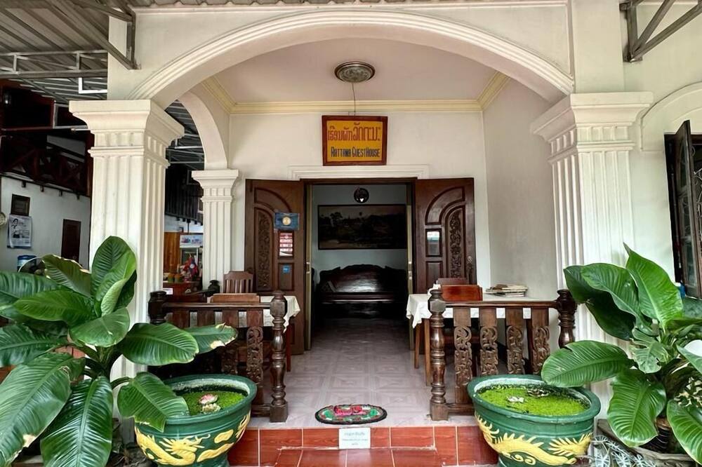 ラタナ ゲストハウス 写真