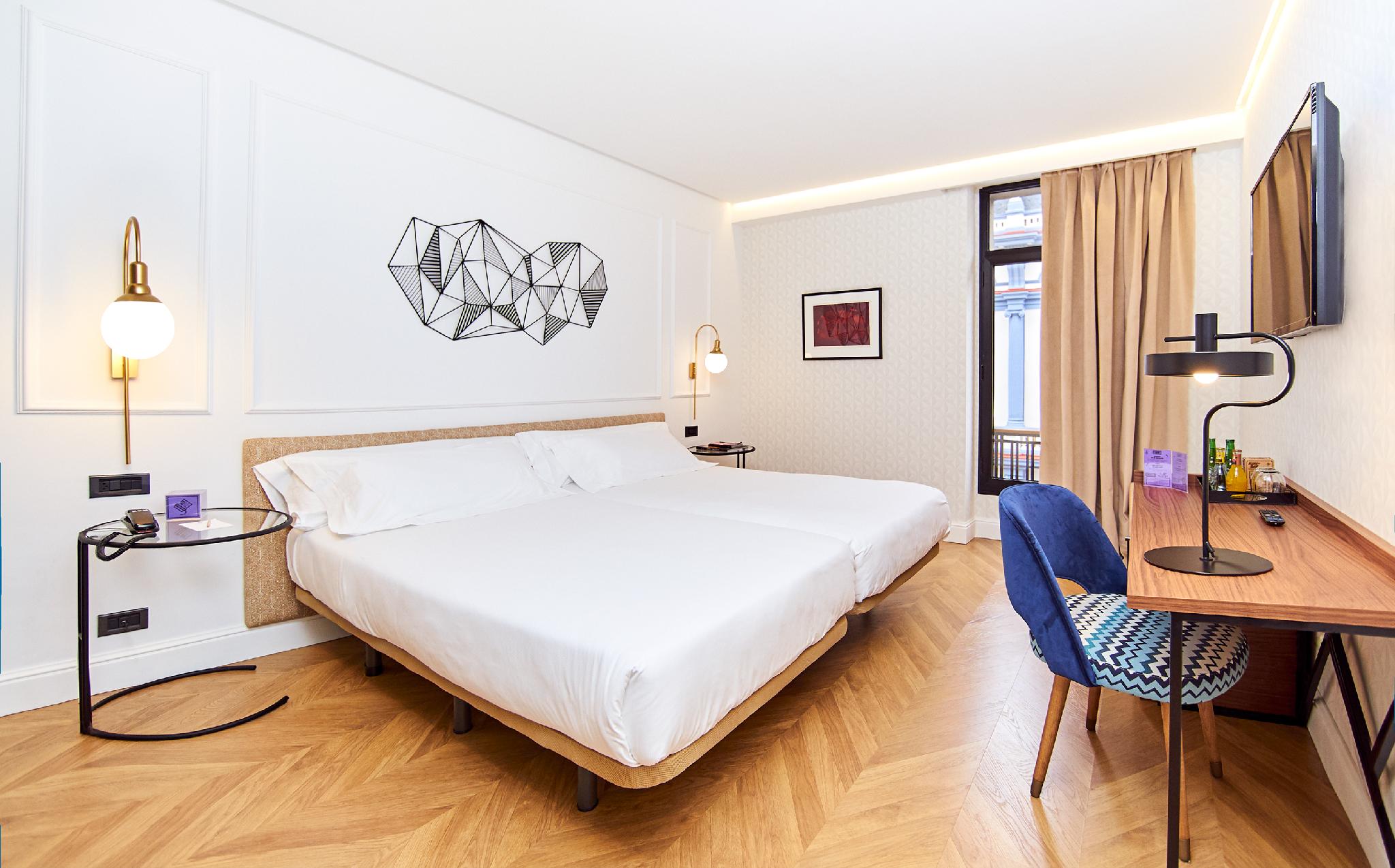 オクシデンタル レオン アルフォンソ V 写真