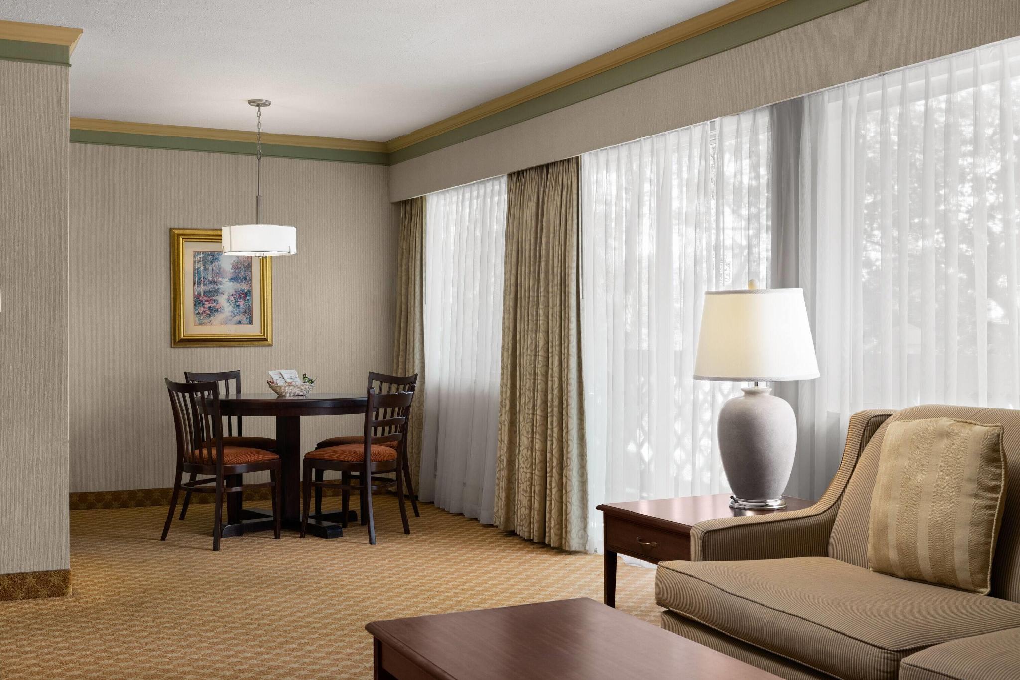 Royal Scot Hotel & Suites, Trademark Collection by Wyndham 写真