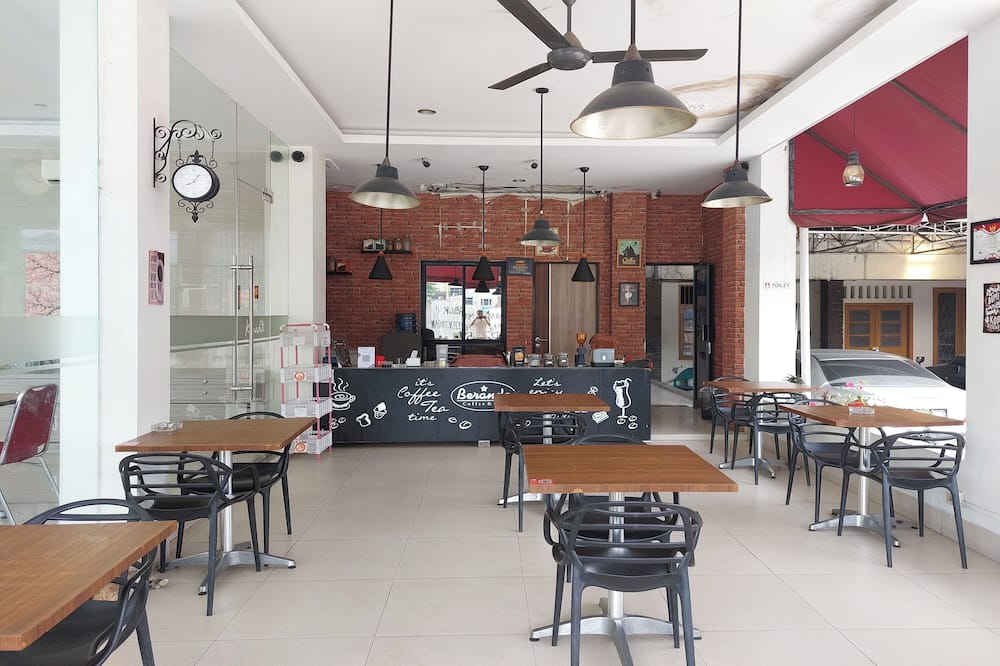 カナシャ イスラミ 写真