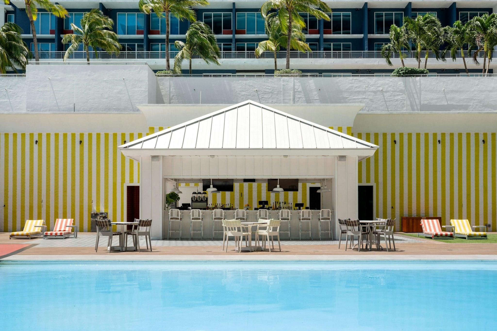 Dua Miami, Autograph Collection 写真