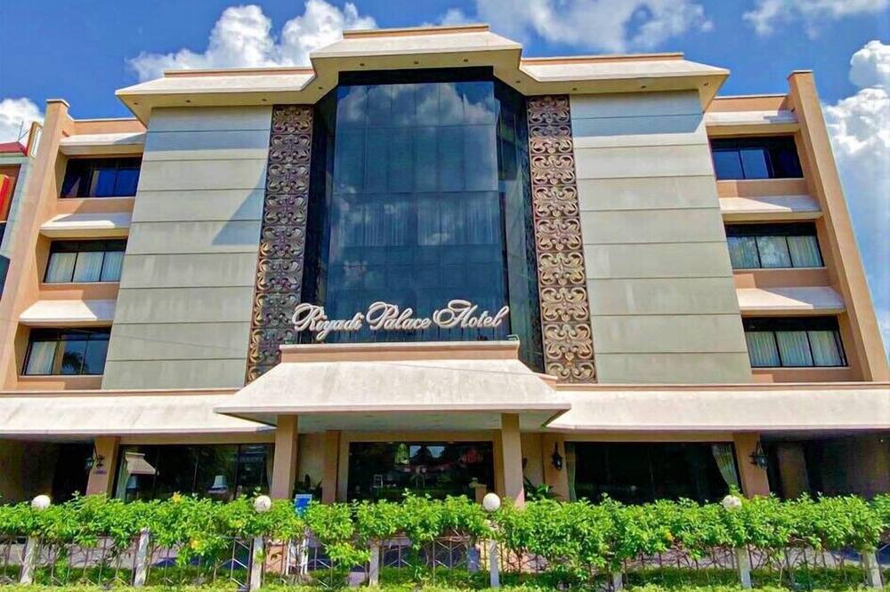 リヤディ パレス ホテル 写真