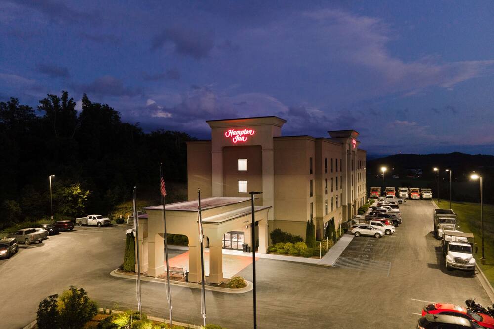 ハンプトン イン エルキンス 写真