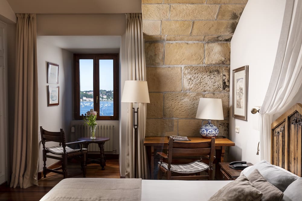 パラドール デ オンダリビア 写真