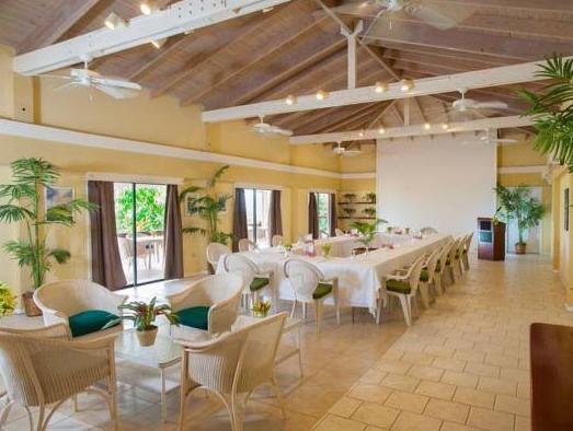 Mount Nevis Hotel 写真