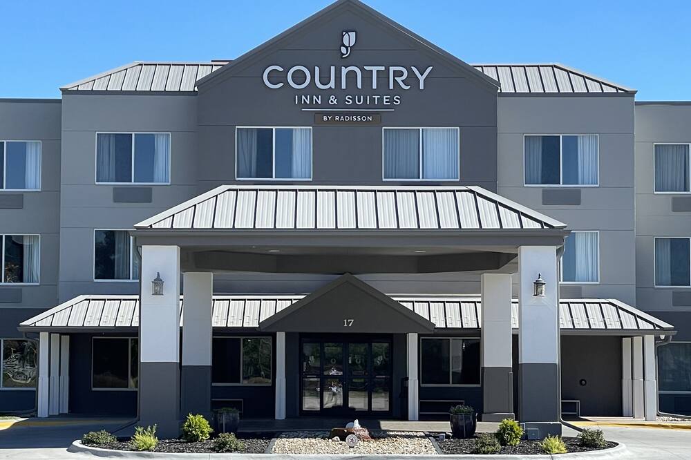 カントリー イン & スイーツ バイ ラディソン カウンシル ブラフス アイオワ 写真