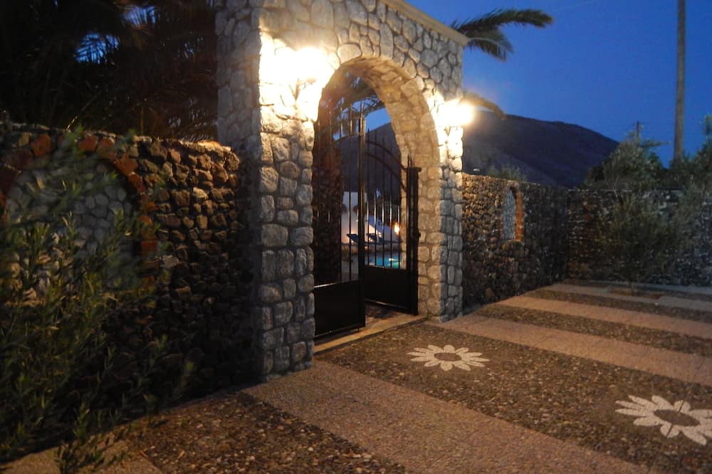 ペトラ ネラ ホテル 写真