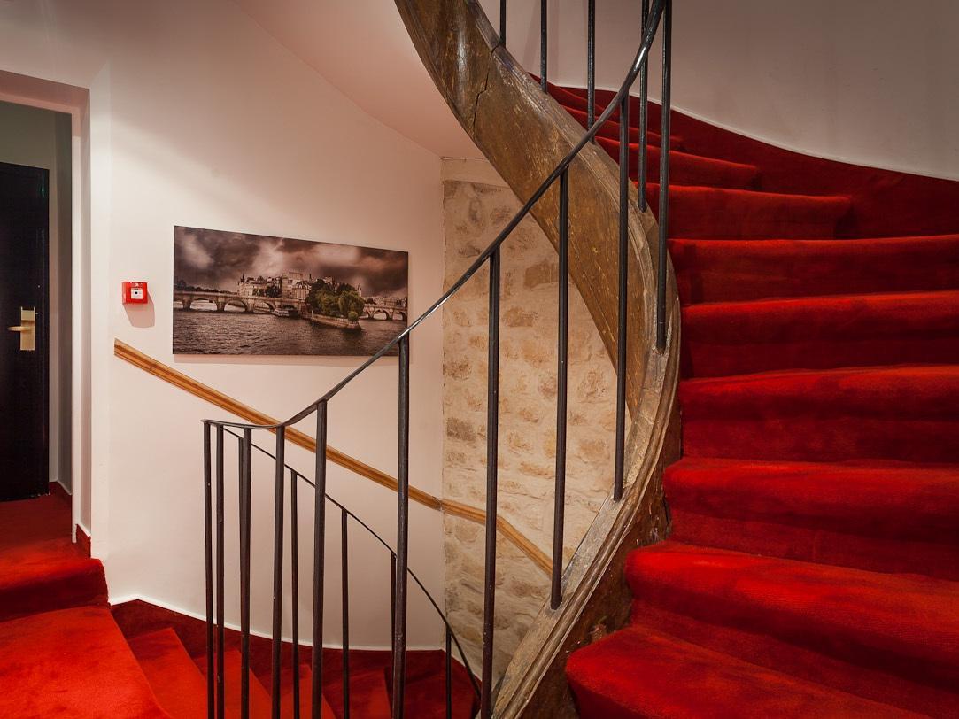 ホテル ドュ リオン ドール ルーブル 写真