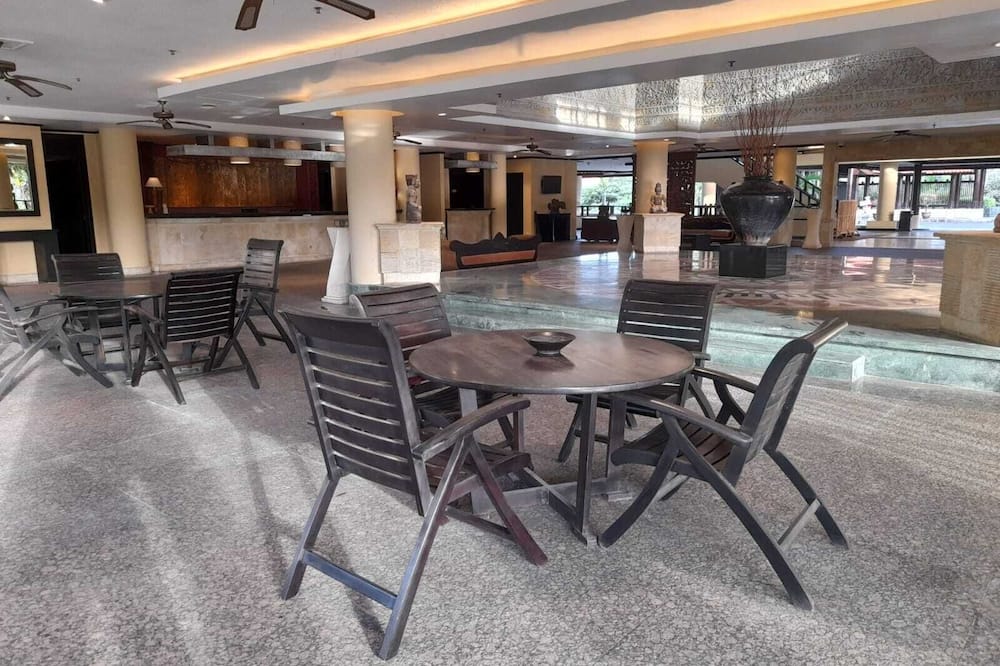 ザ ロイヤル ビーチ スミニャック バリ 写真