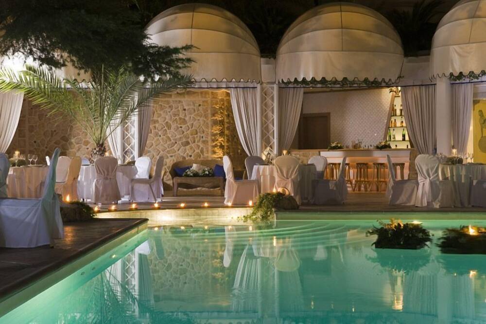 ロイヤル オリンピック ホテル 写真