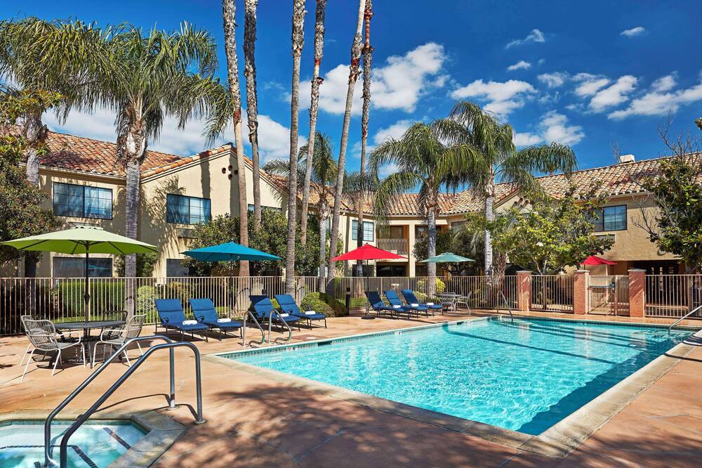 ヒルトン ガーデン イン バレンシア アット シックス フラッグス 写真