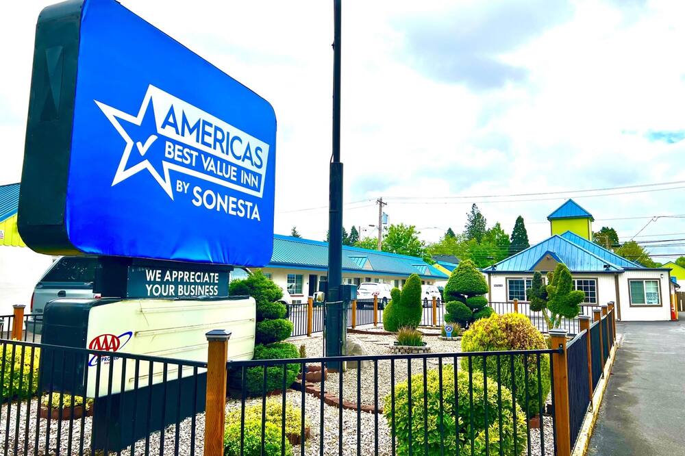 アメリカズ ベスト バリュー イン ユージーン 写真