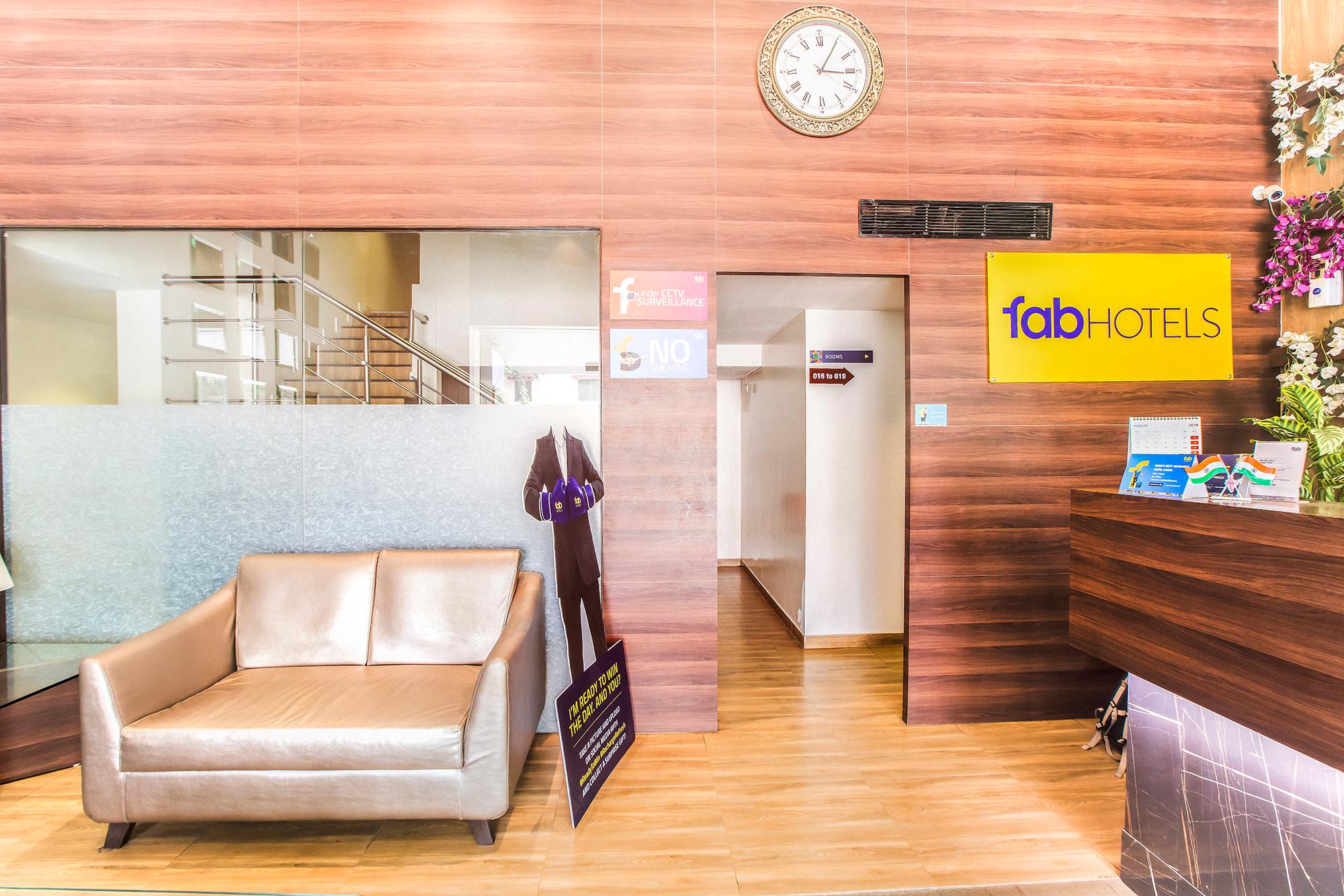 FabHotel Regal International 写真