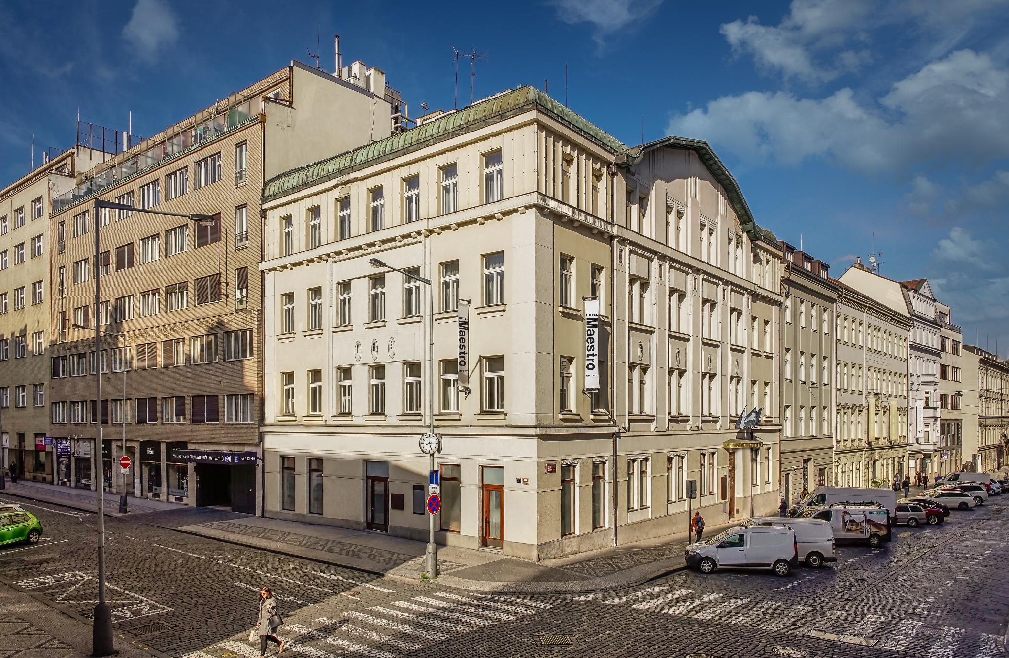 マエストロ バイ アドレツ 写真