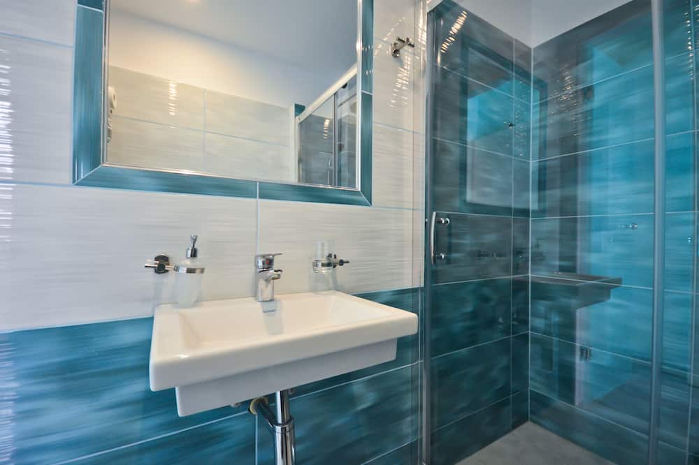 アナトリー 写真