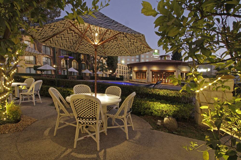 ホリデイ イン エクスプレス ＆ スイーツ ケレタロ バイ IHG 写真