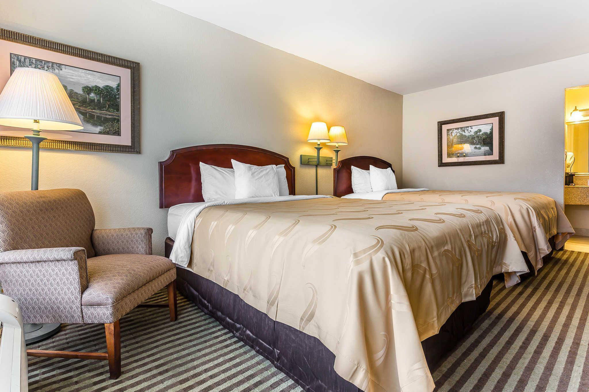 クオリティ イン & スイーツ ジョージタウン 写真