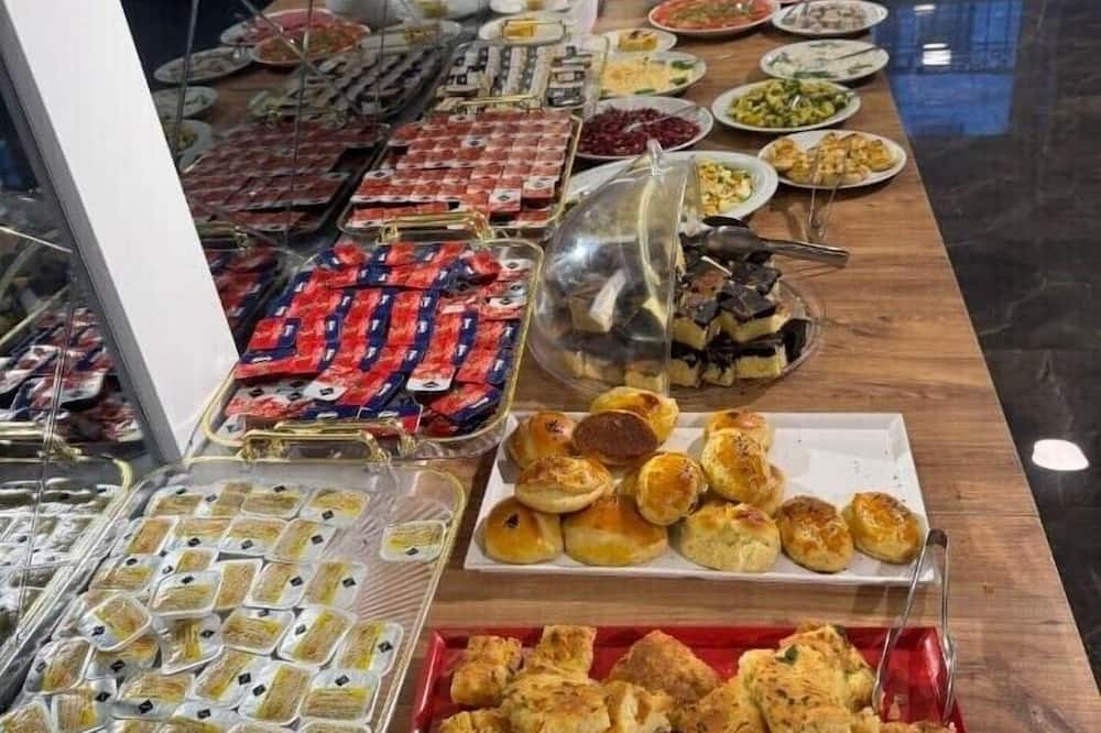 ラティフォグル ホテル 写真