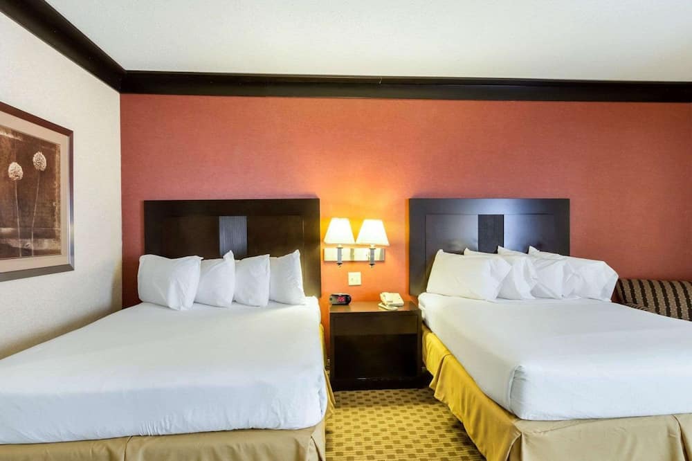 クオリティ イン & スイーツ オークウッド ビレッジ - クリーブランド サウス 写真