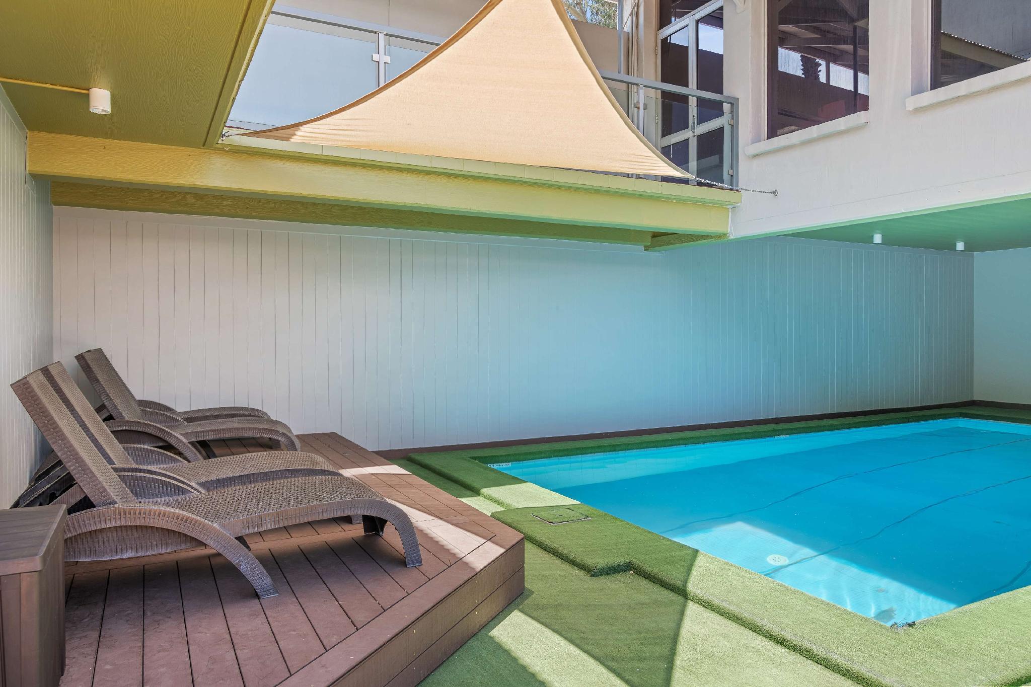 ステイ アット アリス スプリングス ホテル 写真