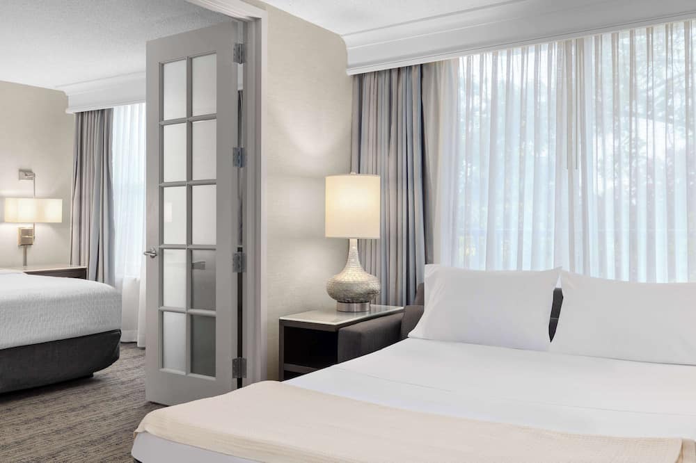 ハンプトンイン＆スイーツダウナーズグローブシカゴ 写真