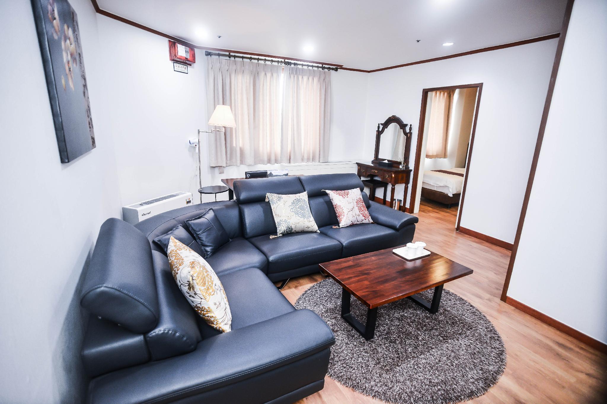 ノブレッセ ツーリスト ホテル 写真