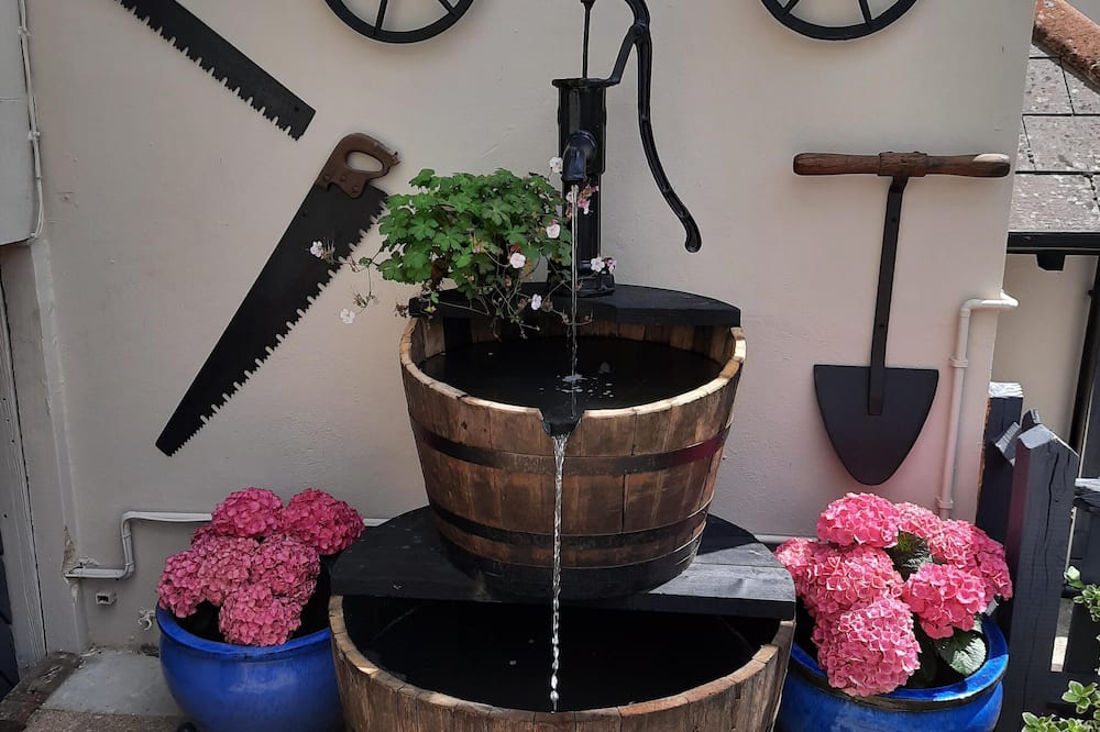 The Labouring Man 写真