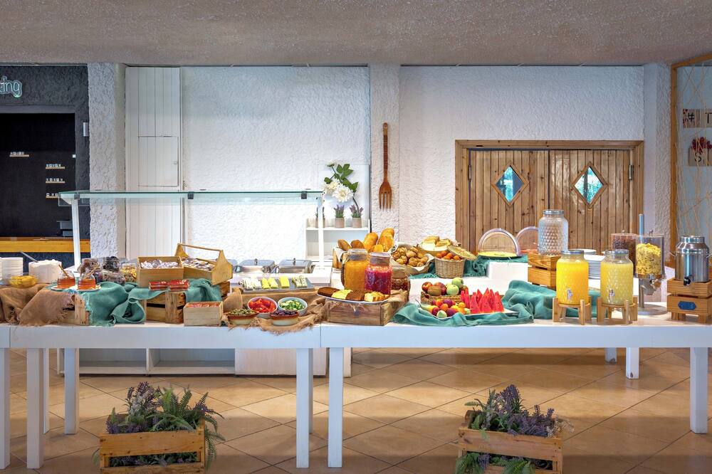 The Grove Seaside Hotel 写真