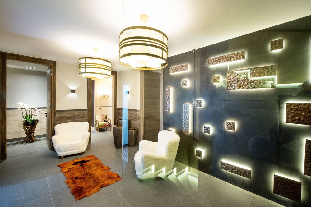 シャレー ミギ ラグジュアリー リビング アンド スパ 写真