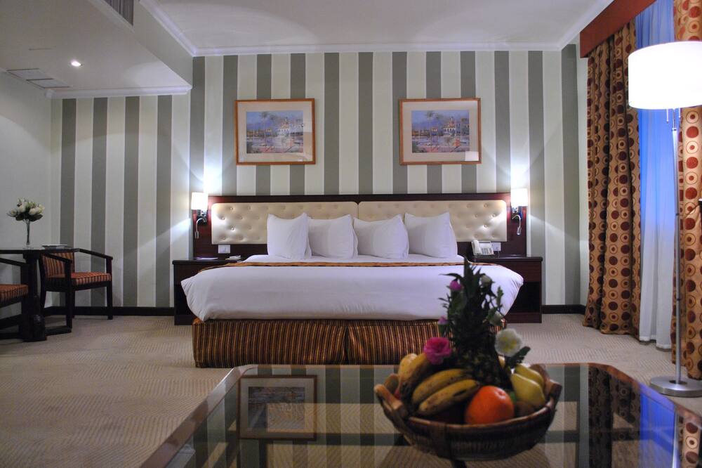 ラルサ ホテル 写真