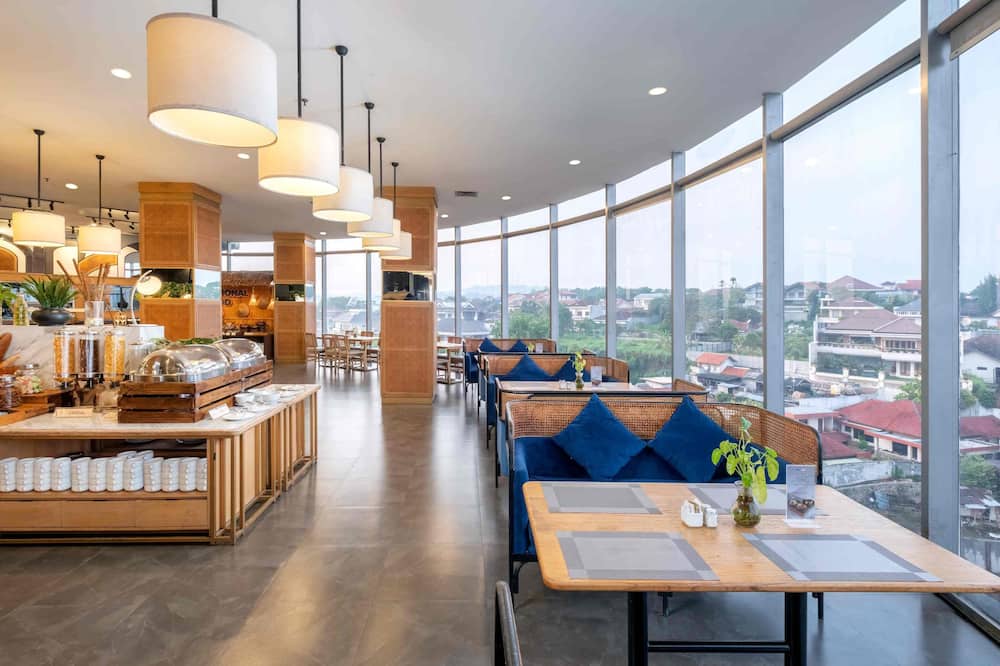 グランド エッジ ホテル スマラン 写真