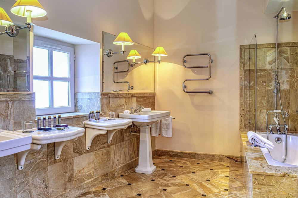 ホテル ドゥ ラ シテ カルカソンヌ エムギャラリー コレクション 写真