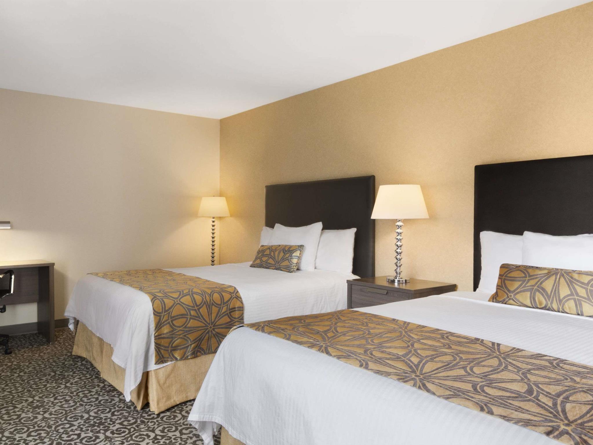 トラベロッジ ホテル ナイアガラ フォールズ フォールズビュー 写真