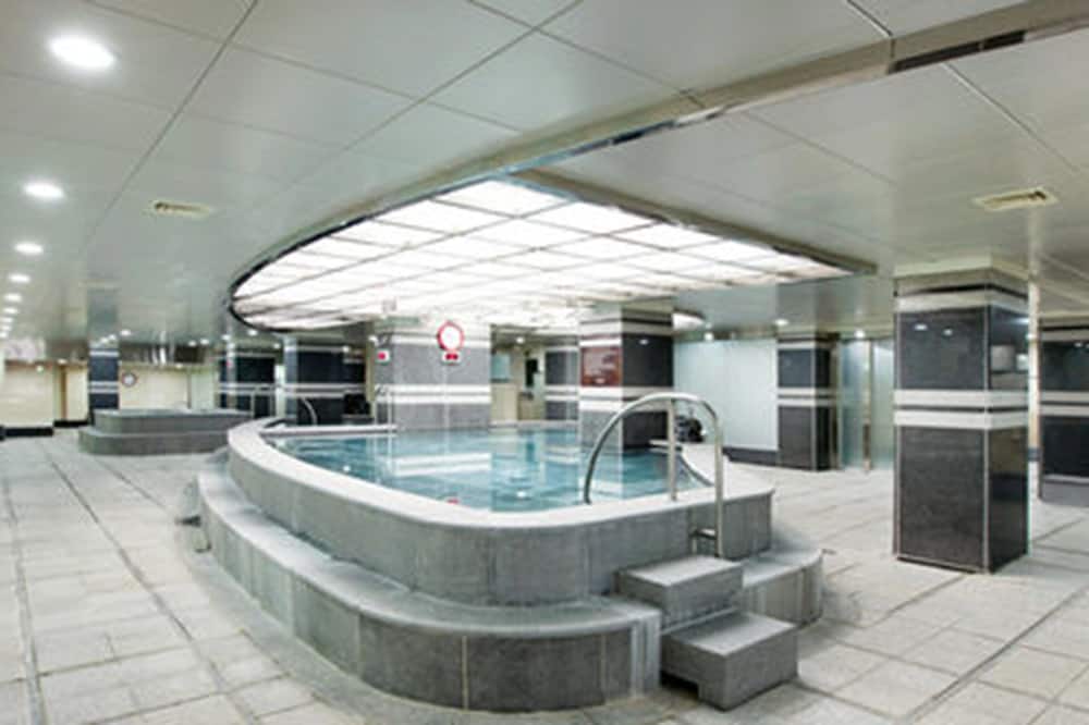 ザ チェイル ホテル オニャン 写真