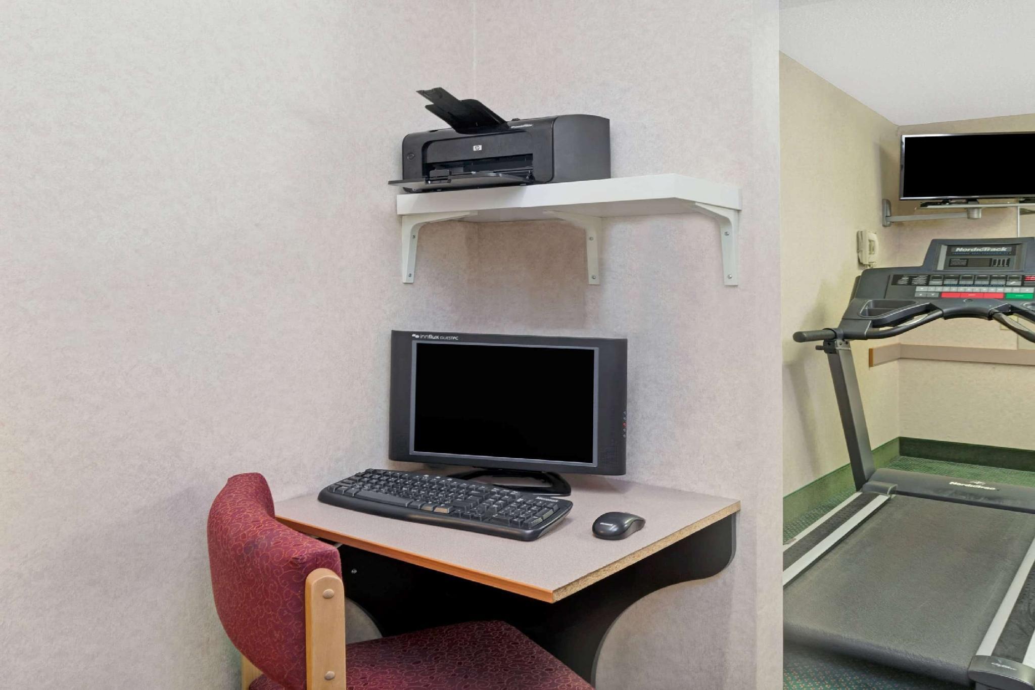 レッド ライオン イン & スイーツ エルク グローブ ヴィレッジ 写真