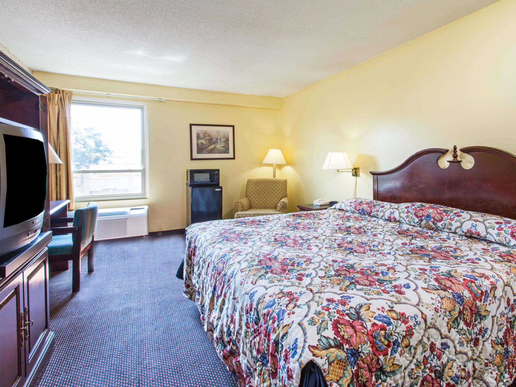 デイズ イン バイ ウィンダム マナッサス バトルフィールド 写真