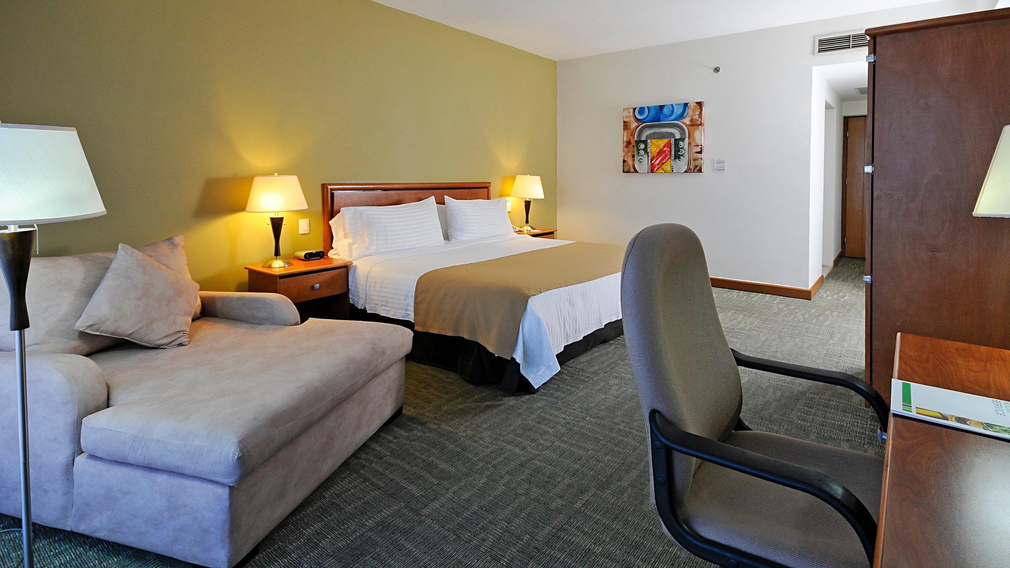 ホリデイ イン イラプアト バイ IHG 写真